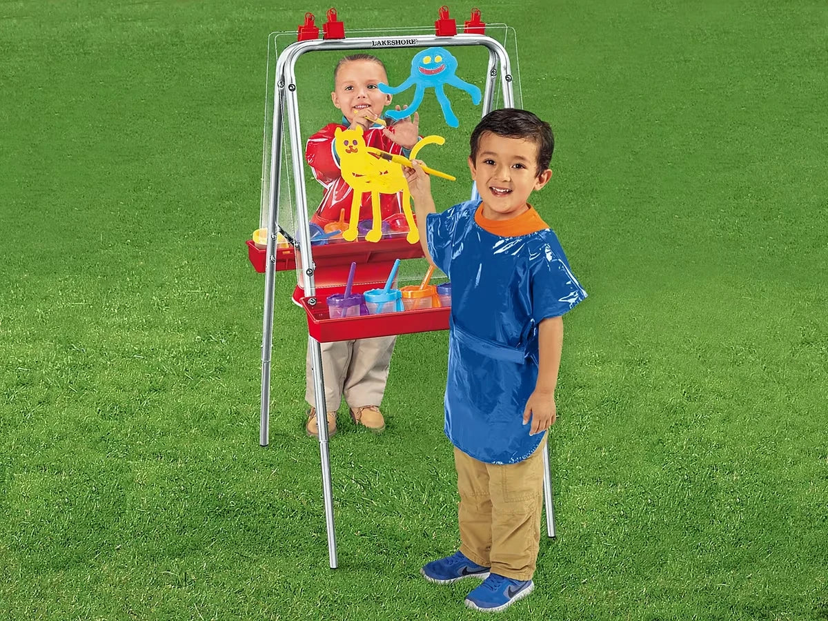 Indoor/Outdoor 2-Station Easel - US 9982