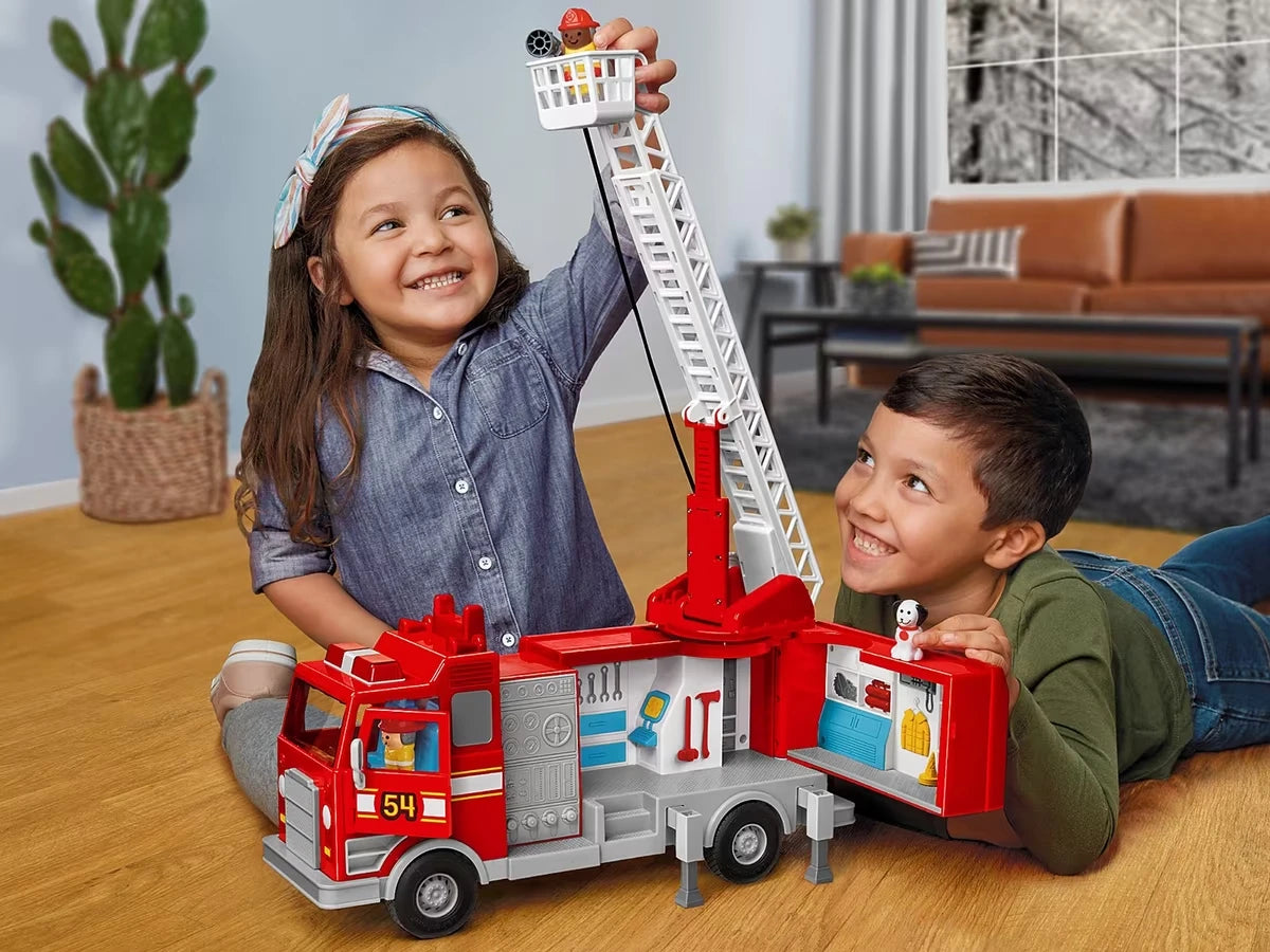Real-Action Fire Engine - US 8158