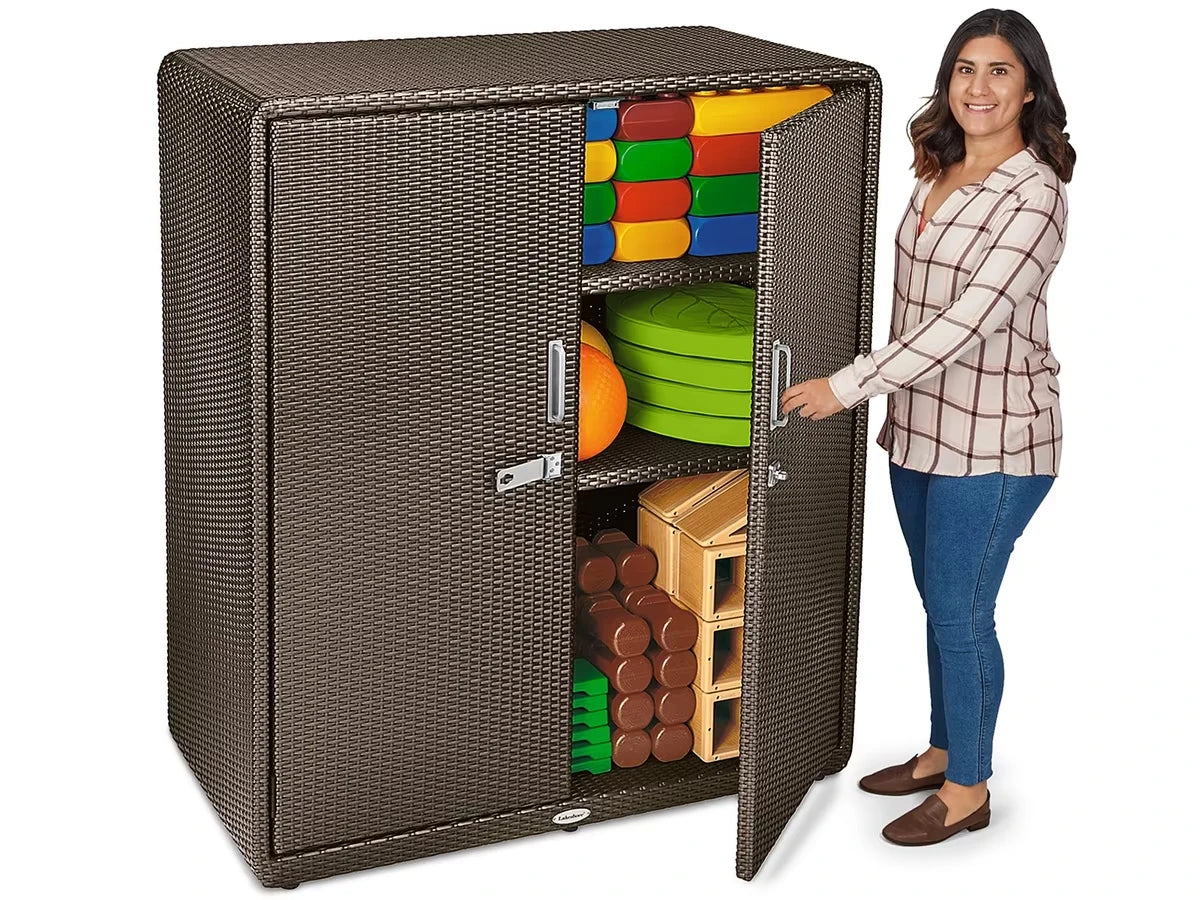 Outdoor Lockable Storage Cabinet - US 6339